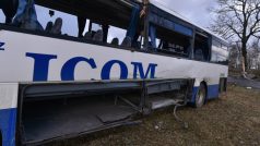 Na Jihlavsku havaroval autobus se čtrnácti dětmi.