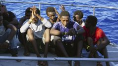 Už dříve italské a maltské úřady umožnily vylodění více než dvou desítek migrantů.