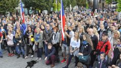 Lidé se sešli 28. září 2019 na brněnském náměstí Svobody na akci Kroky pro demokracii, kde demonstrovali proti předsedovi vlády Andreji Babišovi (ANO).