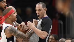 Basketbalový rozehrávač Isaiah Thomas podruhé v krátké době čelí trestu od vedení NBA