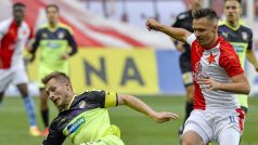 Zleva Jakub Brabec z Plzně a Stanislav Tecl ze Slavie