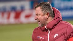 Jeden z nejúspěšnějších českých trenérů Pavel Vrba se vrátil do fotbalové ligy vítězně. Jeho Sparta vyhrála v Olomouci 3:2 po nevídaném souboji