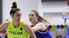 María Condeová z USK Praha a Leona Rodriguezová ze Salamanky v zápase Evropské ligy