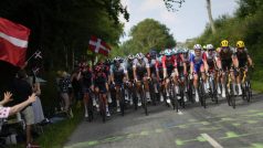 Cyklisté při třetí etapě Tour de France