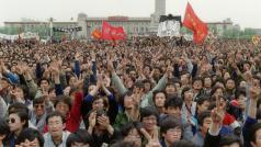 Protestující Číňané v dubnu 1989 na náměstí Nebeského klidu v Pekingu