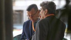 Podnikatel Jan Kočka na březnovém sjezdu ČSSD v Brně se svým otcem Václavem Kočkou starším