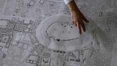 „Nejsme politici. Ale jako urbanisté chceme položit základy pro to, aby (Aleppo) jednou mohlo obnovit aspoň část své nádhery.&quot; Christoph Wessling z vědeckého týmu, který vypracoval mapu historického Aleppa.
