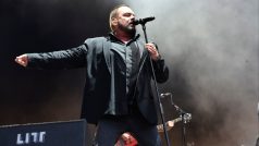 Zpěvák kapely Alphaville Marian Gold během koncertu v Berlíně