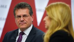 Prezidentští kandidáti Maroš Šefčovič a Zuzana Čaputová