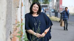 Poslankyně Eva Fialová (ANO) se rozhodla na půl roku přestěhovat do Předlic. Chce poznat život místních Romů.