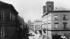 Státní (později Masarykovo, později nádraží Praha - Střed) nádraží s průhledem Hybernskou ulicí k Prašné bráně ze 70. let 19. století