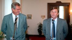 Miloš Zeman (vlevo) a Miroslav Grebeníček v roce 1998