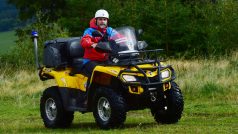 Čtyřkolkami a šestikolkami se speciální výbavou, sněžnými pásy, navijáky a držáky jsou dnes vybavené všechny služebny v Jeseníkách (ilustrační foto)