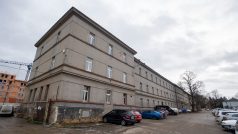 Hlavní budova v Táborských kasárnách, o které budou obyvatelé Benešova hlasovat v referendu