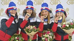 Biatlonistky Vítková, Landová, Soukalová a Puskarčíková převzaly medaile ze Soči 2014