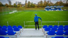 Fotbalový stadion v Benátkách nad Jizerou rozšířil kapacitu o další tribuny. V rámci domácího poháru přijede totiž pražská Slavia