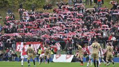 Fanoušci Slavie zaplnili svah v rohu stadionu v Benátkách nad Jizerou