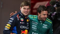 Max Verstappen a Fernando Alonso