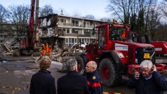 Zřícení domu po výbuchu v Haagu vyšetřují úřady jako trestný čin