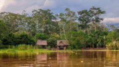 Kontaktovat izolované amazonské kmeny je protizákonné, misionáři přesto stále hledají nové možnosti