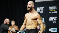 Jiří Procházka při vážení před zápasem UFC 311 s Jamahalem Hillem