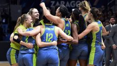 Basketbalistky ZVVZ USK Praha po triumfu v Eurolize