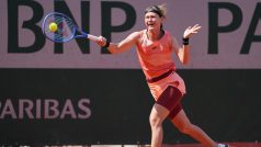 Tenistka Marie Bouzková na antuce
