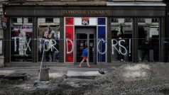 Poničený obchod Olympique Lyon v reakci na finanční problémy klubu