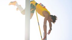 Armand Duplantis překonal v Budapešti výšku 629 centimetrů