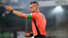 Rozhodčí Karel Rouček během utkání 5. kola Chance Ligy, FK Jablonec - SK Slavia Praha