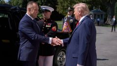 Americký prezident Donald Trump a polský prezident Karol Nawrocki na jednání ve Washingtonu