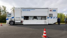 Závadná auta na dálnicích bude kontrolovat mobilní jednotka STK