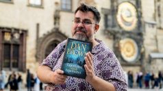 Jeden ze šťastlivců se dočkal podepsané knihy od Dana Browna
