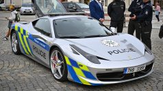 Policejní vozidlo Ferrari F142-458 Italia