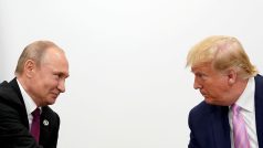 Ruský prezident Vladimir Putin a Donald Trump při bilaterálním jednání na summitu zemí G20 v roce 2019