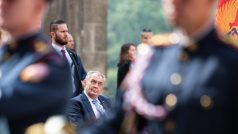 Miloš Zeman přivítal na Pražském hradě prezidenta Černé Hory Milo Djukanoviče.