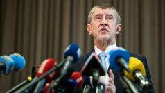 Andrej Babiš na tiskové konferenci, kterou uspořádal po vynesení osvobozujícího verdiktu v kauze Čapí hnízdo