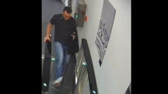 Hledaný pachatel na kamerovém záznamu