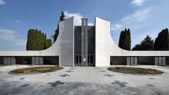 Architektura krematorií a smutečních síní může být podle autorů výstavy mimořádná