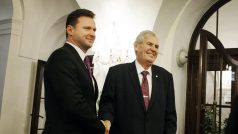 Předseda sněmovny Radek Vondráček z hnutí ANO a prezident Miloš Zeman