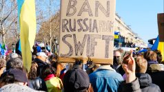 Sobotní protest v Paříži proti ruské invazi na Ukrajině
