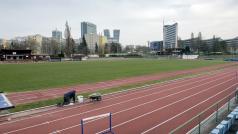 Stadion Děkanka, běžecká dráha.