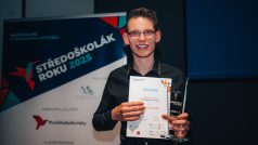 Hlavní cenu v soutěži Středoškolák roku 2025 převzal Tomáš Čermák