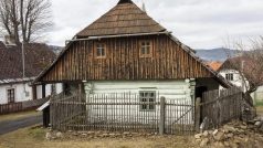Zrekonstruovaná roubená chalupa ve Strašíně