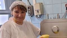 Kuchařky připravily bramborovou kaši z 20 kg brambor