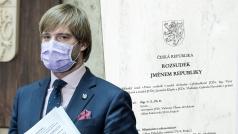 Podle oslovených odborníků na oblast justice není možné rozsudky slučovat. Například advokát Tomáš Sokol označuje prohlášení ministra Vojtěcha za nešťastné