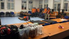 Experti v pražské škole zjišťovali, jak zní rány s tlumičem a bez něj