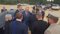 Položením věnce u hrobu významného představitele sionismu Theodora Herzla zahájil prezident Miloš Zeman návštěvu Izraele.