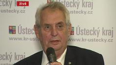Miloš Zeman na tiskové konferenci na Děčínsku.