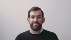 Novinář Philip Flores z dánského serveru Zetland